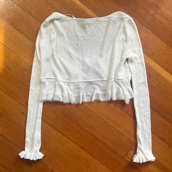 🤍UO // Front Tie Ruffle Cardigan🤍 - Picture 3 of 7